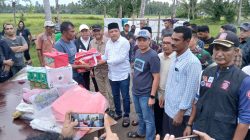 Pemkab Bireuen Antar Bantuan Masa Panik untuk Korban Rumah Rusak